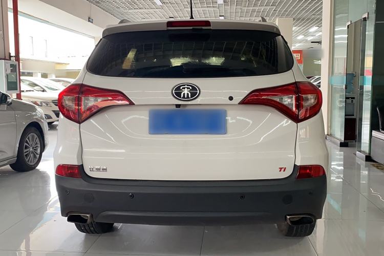 Used BYD Song 2017 Gaishi Upgrade Edition 1.5TI Manual Elite Model
