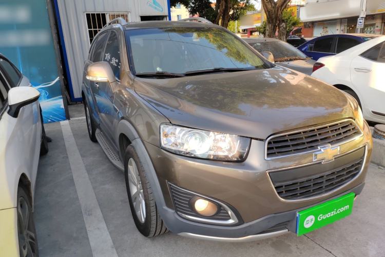 Used Chevrolet Captiva 2015 2.4L 4x4 Flagship Edition 7-Seater
