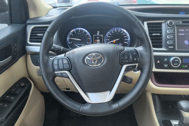 Used Toyota Highlander 2017 2.0T Four-Wheel Drive Ultimate Edition 7 Seats
