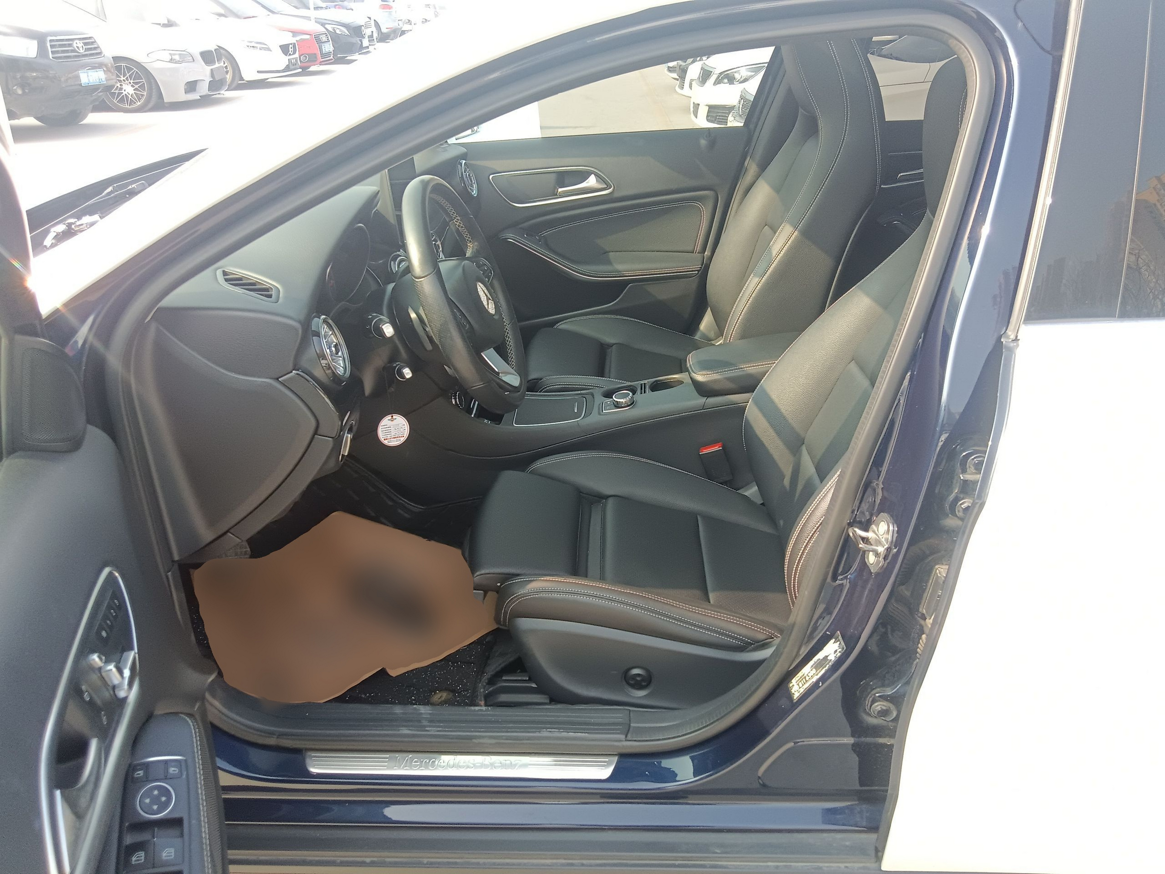 Переднее сиденье в автомобиле