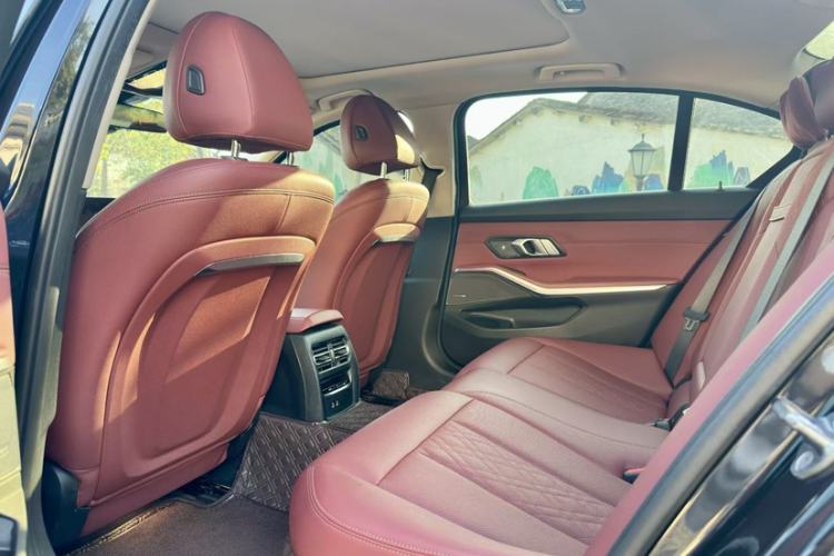 Used BMW i3 2022 eDrive 35 L
