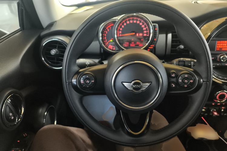 Used  MINI 2016 1.2T ONE Pioneer Edition
