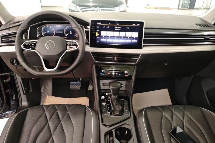 Used Volkswagen Tiguan L 2022 330TSI Automatic Two-Wheel Drive Smart Edition
