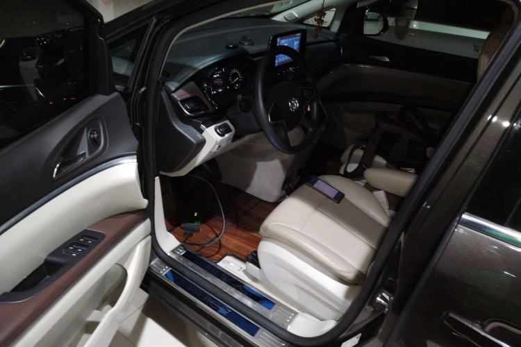 Used Buick GL8 2021 Land Cruiser Executive Class 652T Comfort Model
