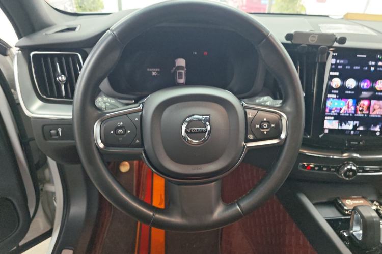 Used Volvo XC60 2022 B5 4x4 Zhiyi Luxury Edition