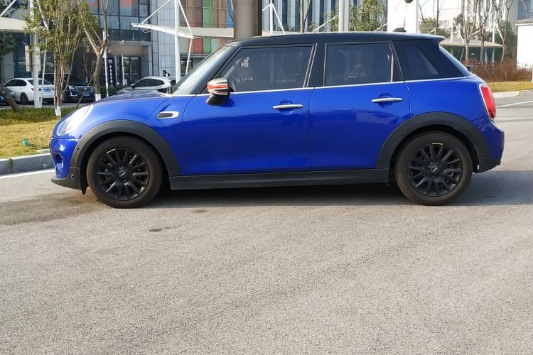 Used  MINI 2019 1.5T COOPER Classic Edition Five-Door Version

