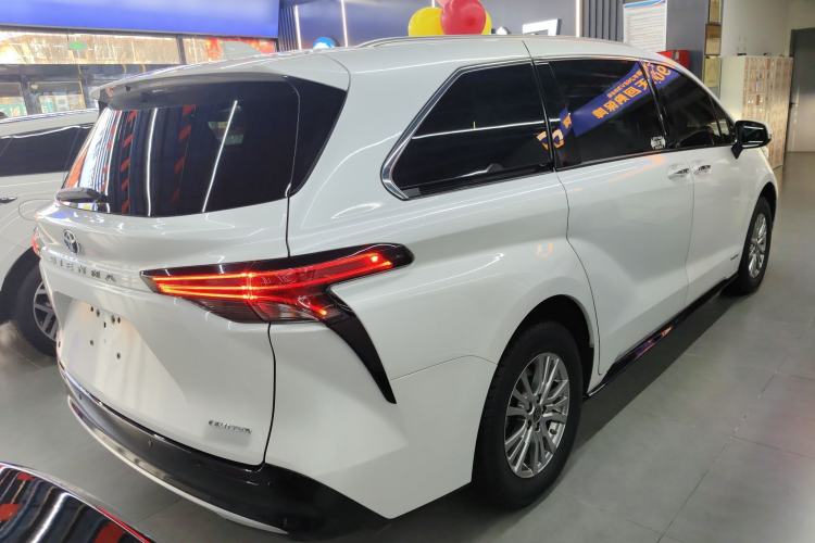 Used Toyota Sienna 2021 2.5L Hybrid Premium Edition