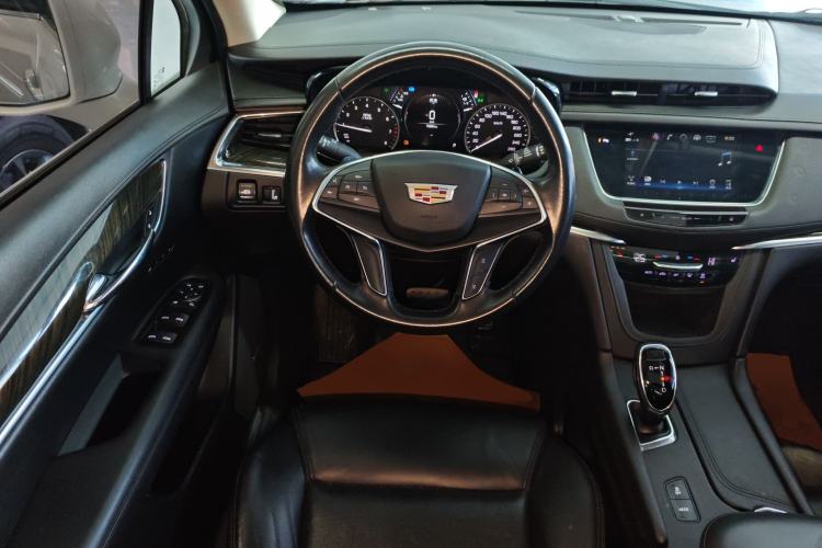 Used Cadillac XT5 2018 25T Luxury Model
