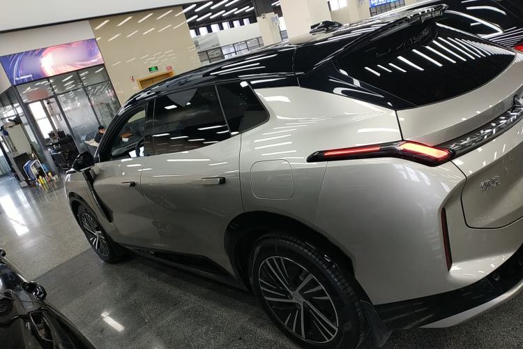 Used Lynk & Co 08 EM-P 2023 120km Long-Range Halo
