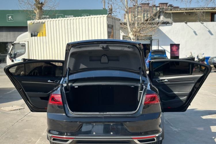 Used Volkswagen Magotan 2020 330TSI DSG Leading Model
