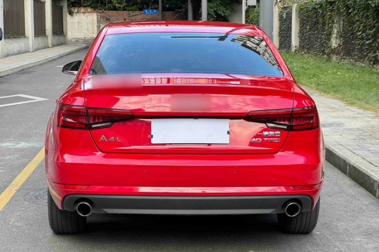 Used Audi A4L 2017 40 TFSI Ambition Edition
