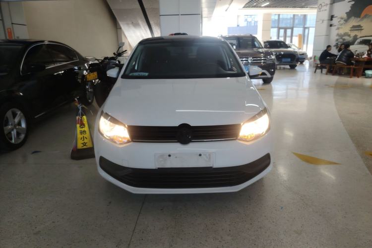 Used Volkswagen Polo 2016 1.4L Manual Fashion Model
