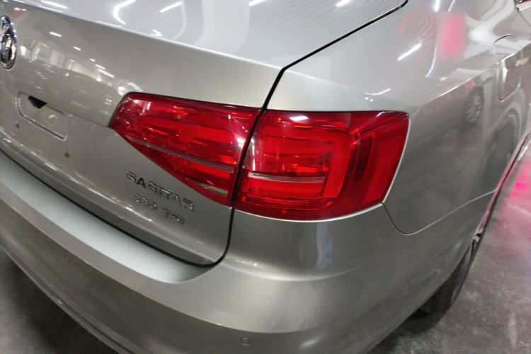 Used Volkswagen Sagitar 2017 230TSI Automatic Luxury Edition
