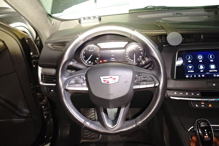 Used Cadillac XT4 2018 28T Two-Wheel Drive Leading Version
