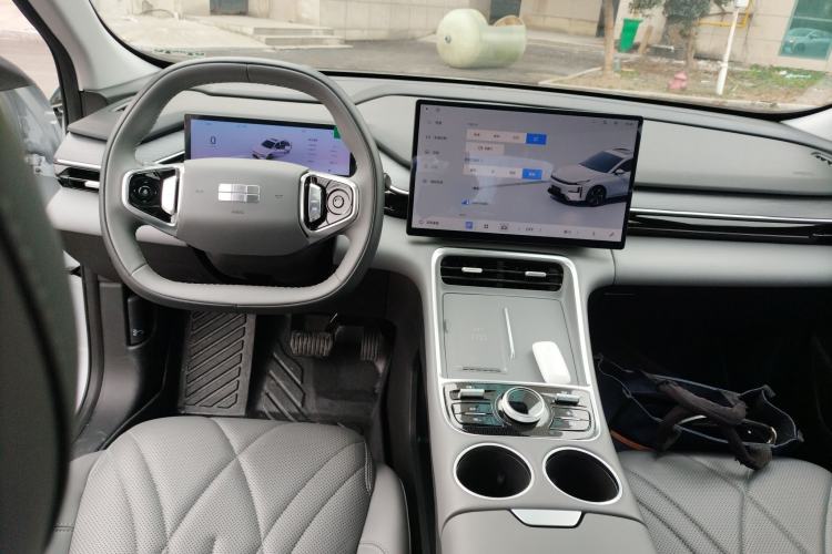 Used  L6 2025 EM-i 140km Starship Edition