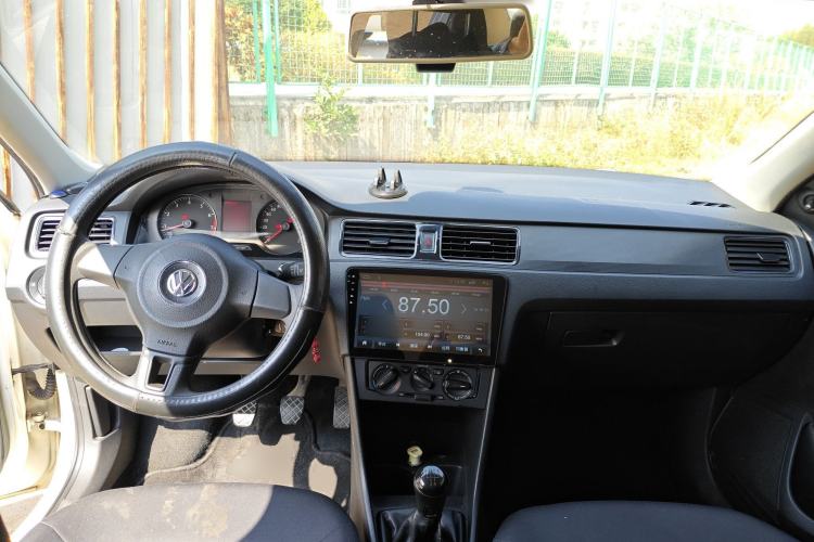 Used Volkswagen Santana 2015 1.6L Manual Fashion Edition