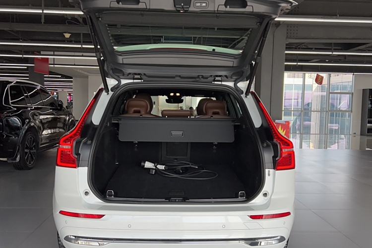 Used Volvo XC60 New Energy 2024 T8 Plug-in Hybrid Long-Range All-Wheel Drive Smart Luxury Edition
