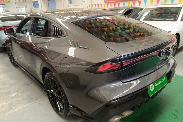 Used Changan UNI-V 2023 2.0T Leading-Speed Edition
