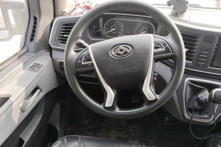 Used SAIC MAXUS Xintu V80 2021 2.0T Manual Classic Aoyuntong 127 PS Mid-axle Mid-roof 6/7/8/9-Seater