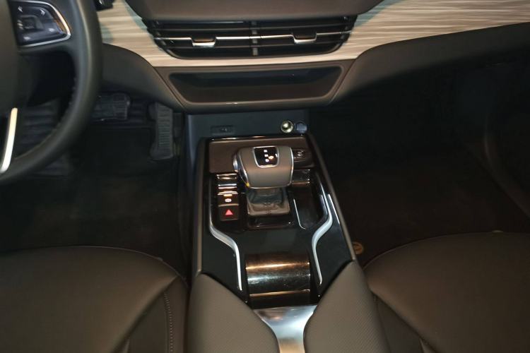 Used Hongqi E-QM5 2024 610 km PLUS
