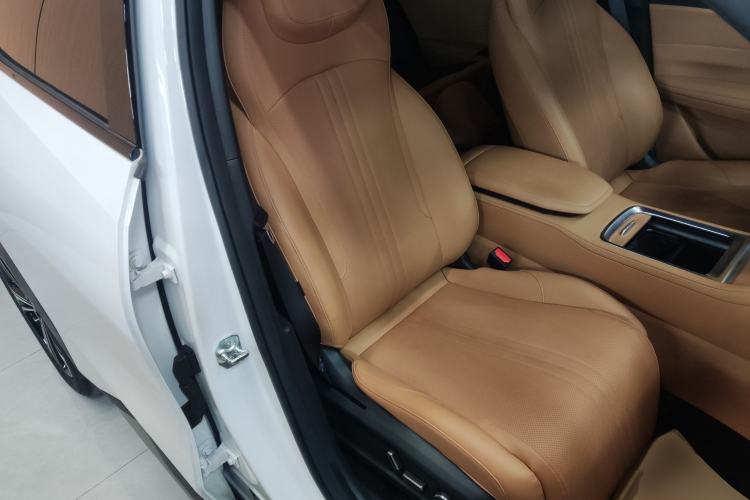 Used  L7 2025 EM-i 115km Exploration+ Edition
