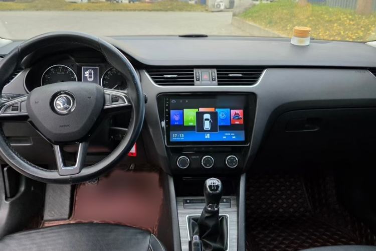 Used Skoda Octavia 2017 1.6L Manual Smart Drive Edition
