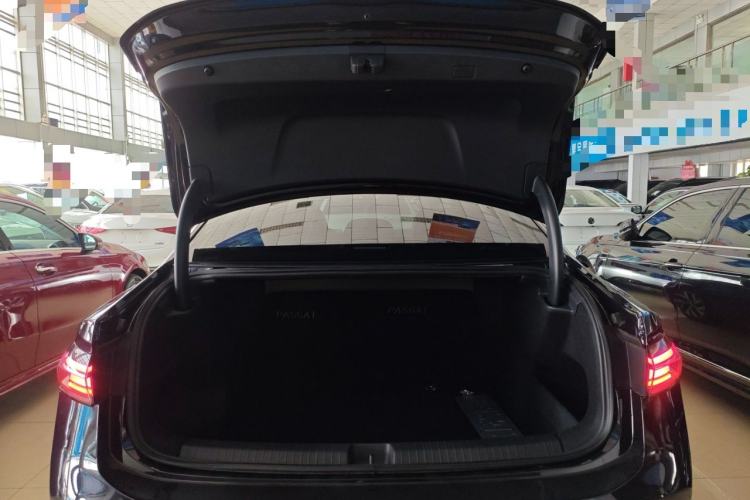 Used Volkswagen Passat 2025 Pro 380TSI Dragon Glory Edition
