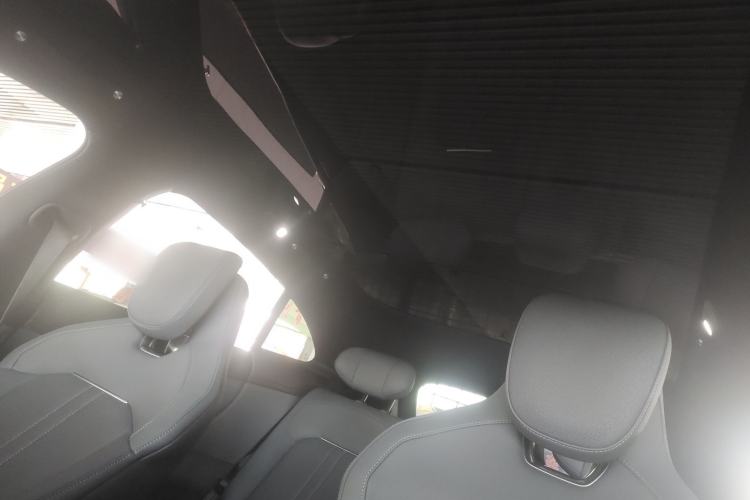 Used  YU7 2025 Ultra-Long Range All-Wheel Drive Pro Version
