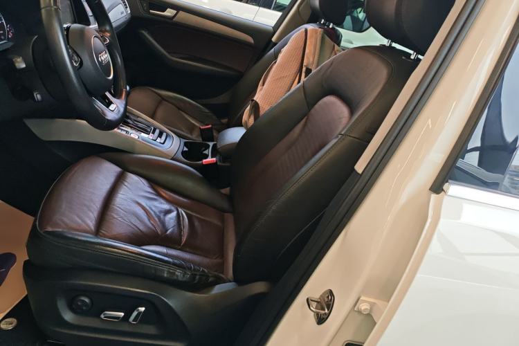 Used Audi Q5 2017 Plus 40 TFSI Ambition Model