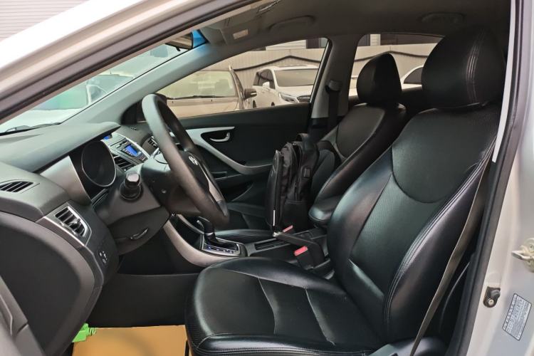 Used Hyundai Elantra 2015 1.6L Automatic Fashion Model