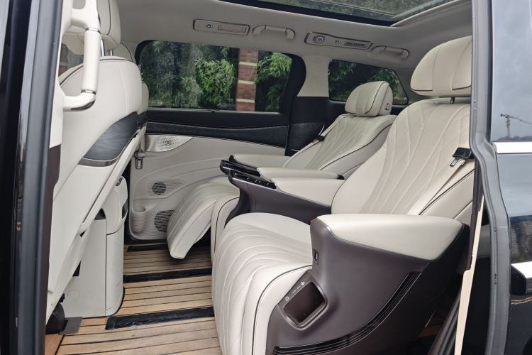 Used Denza D9 2024 EV 620 Premium Model
