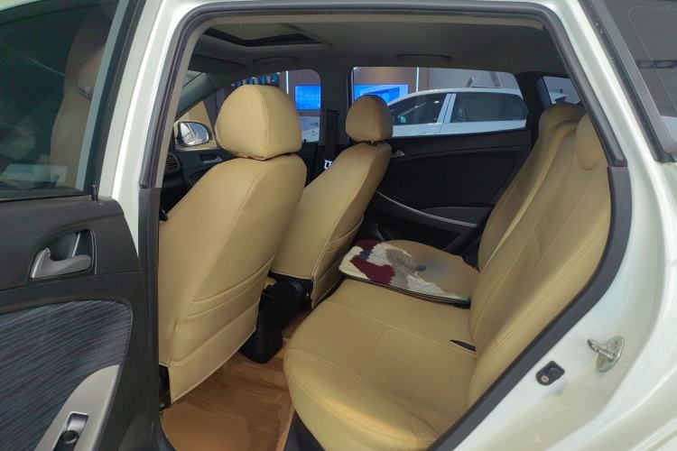 Used Hyundai Verna Ray 2016 1.4L Manual Leading GLX Model