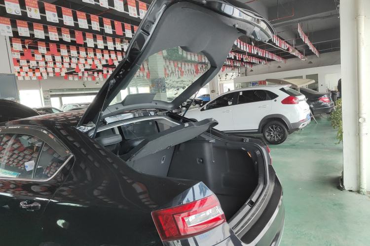 Used Skoda Octavia 2019 1.5L Automatic Smart Drive Luxury Edition China VI Standard