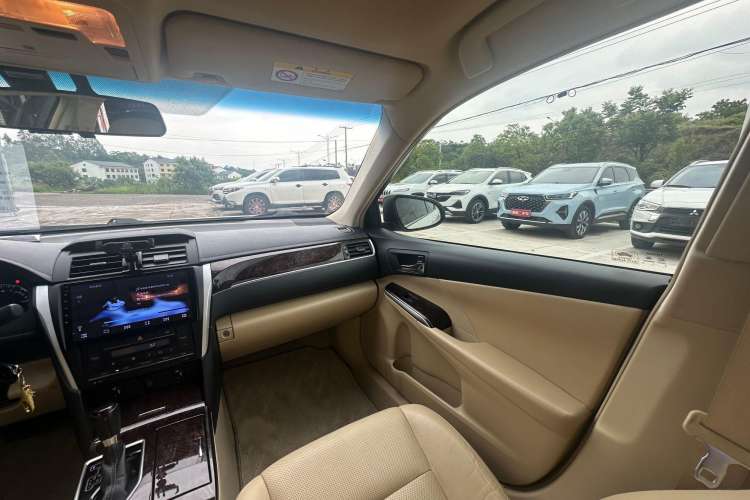 Used Toyota Camry 2016 2.0G 10th Anniversary Leading Edition
