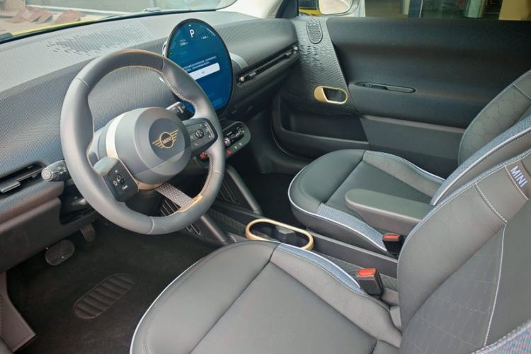 Used  Electric MINI COOPER 2024 452km COOPER SE Artist