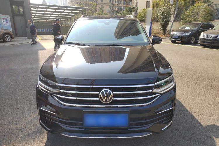 Used Volkswagen Tiguan L 2023 Restyled 330TSI Automatic Two-Wheel Drive R-Line Enhanced Comfort Version