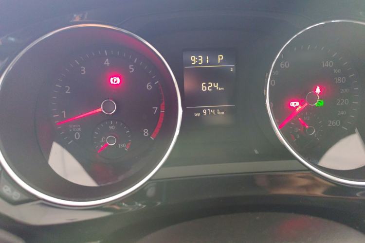 Used Volkswagen Sagitar 2017 230TSI Automatic Comfort Version
