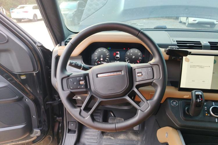 Used Land Rover Defender 2025 110 3.0T P400 – Dynamic HSE
