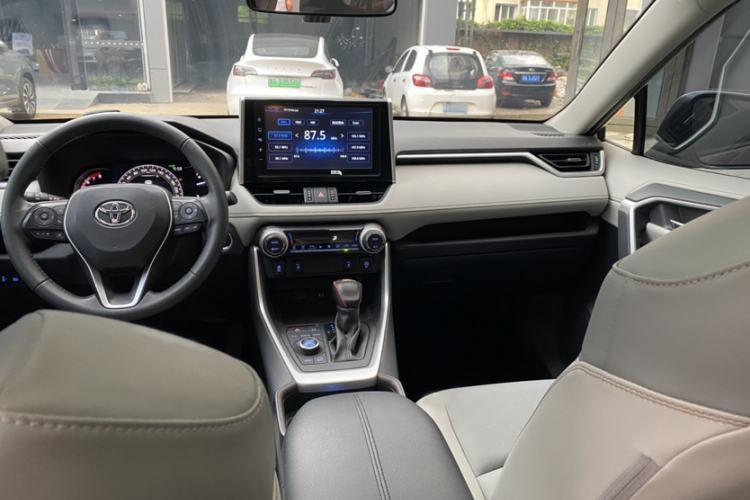 Used Toyota RAV4 2020 2.0L CVT Four-Wheel Drive Prestige Edition
