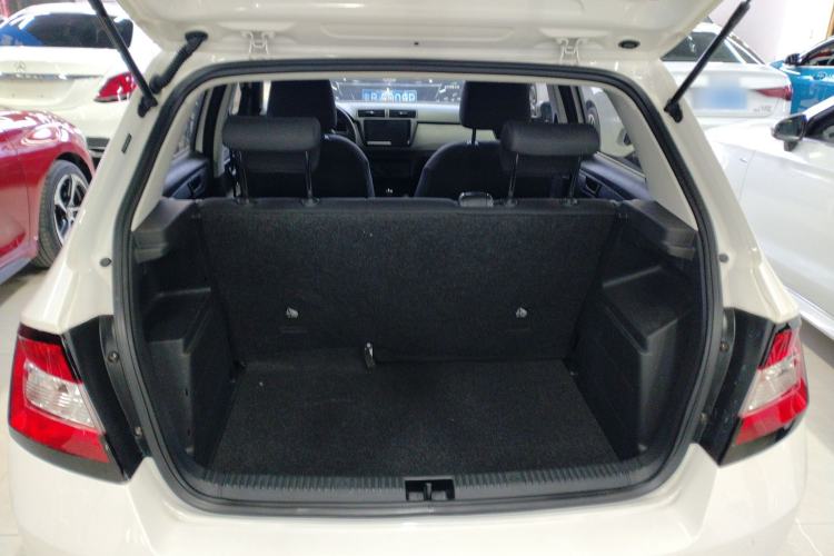 Used Skoda Fabia 2017 1.4L Automatic Car Enjoy Edition
