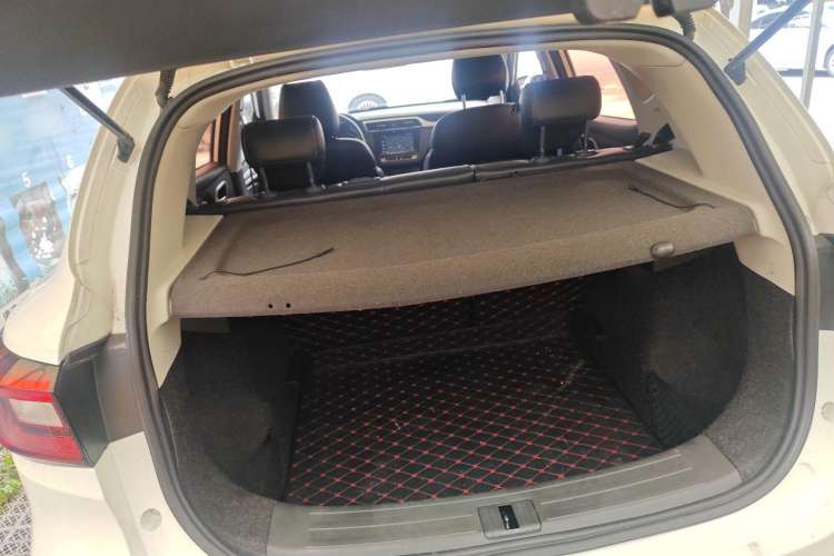 Used MG ZS 2017 1.5L Automatic Luxury Internet Edition
