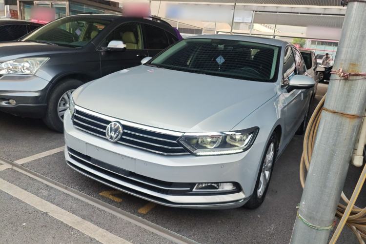 Used Volkswagen Magotan 2018 330TSI DSG Luxury Model

