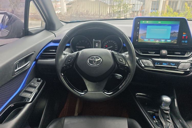 Used Toyota IZOA 2020 2.0L Yichi Version
