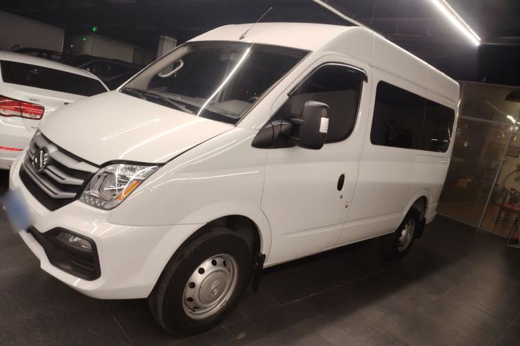 Used SAIC MAXUS Xintu V80 2023 2.0T Manual Classic Aoyuntong Short Wheelbase Mid-Roof 5/6-Seater