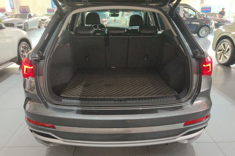 Used Audi Q3 2022 40 TFSI Fashion Dynamic Model
