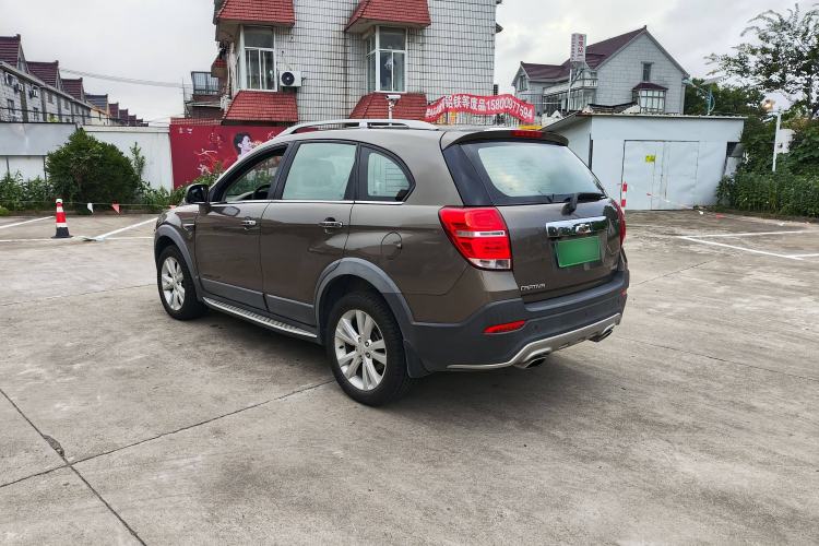 Used Chevrolet Captiva 2015 2.4L 4x4 Flagship Edition 7-Seater
