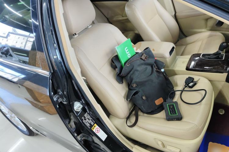 Used Toyota Camry 2016 2.0G 10th Anniversary Leading Edition
