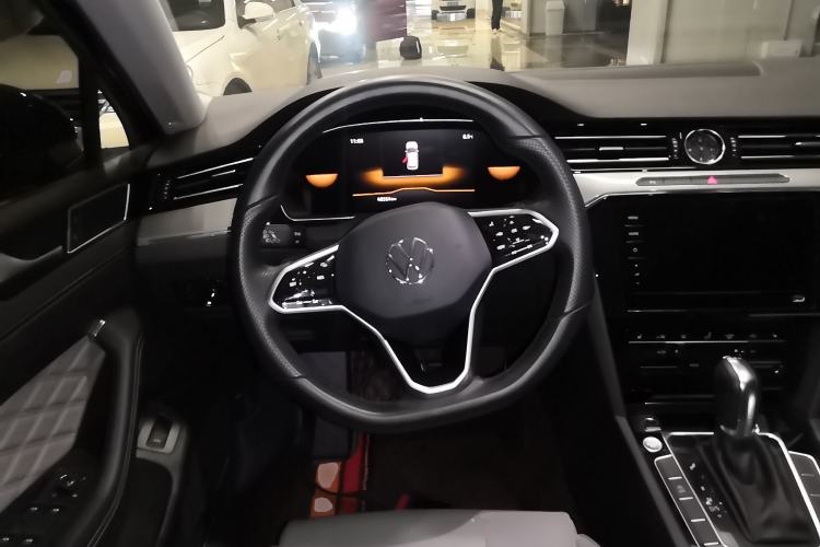 Used Volkswagen Magotan 2023 2 Million Units Limited Edition 330TSI DSG Leading Version
