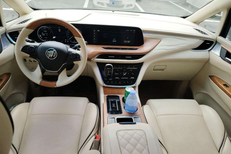 Used Buick GL8 2022 ES Landtrek 653T Comfort Edition
