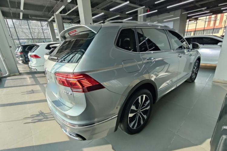 Used Volkswagen Tiguan L 2023 330TSI Automatic Two-Wheel Drive R-Line Enjoyment Edition